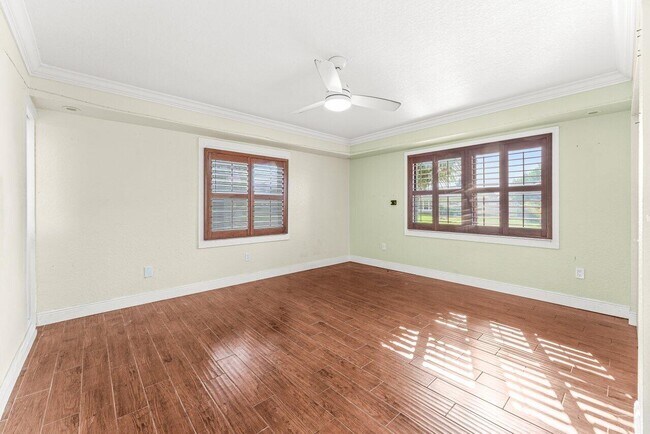 Building Photo - 110 W Rubber Tree Dr