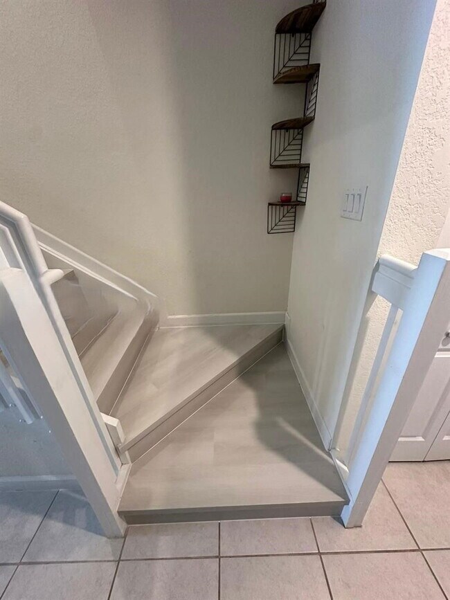 Building Photo - West 113th Street, Hialeah, FL 33018 - 3 BR 2.5 BA townhouse