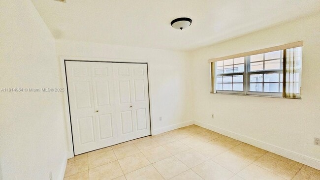 Building Photo - 3182 SW 25th Ter