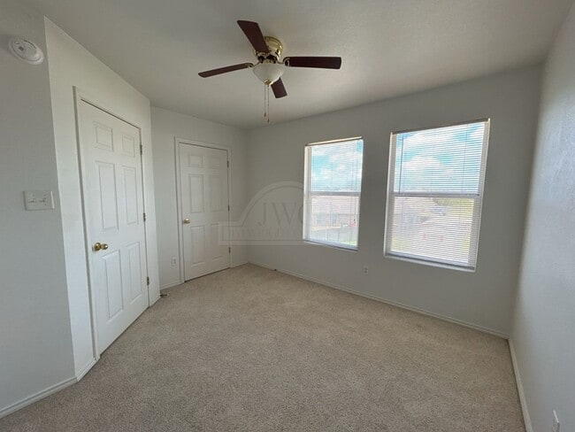 Building Photo - 3811 Edgefield St
