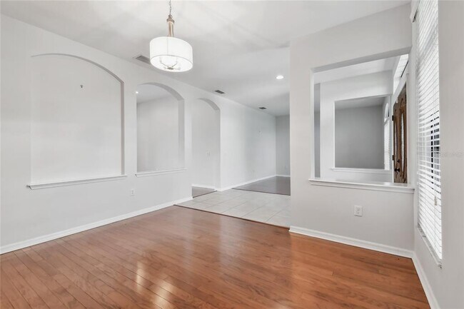 Building Photo - 5303 Moon Shell Dr