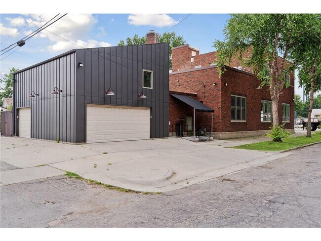 Building Photo - 1290 Snelling Ave N