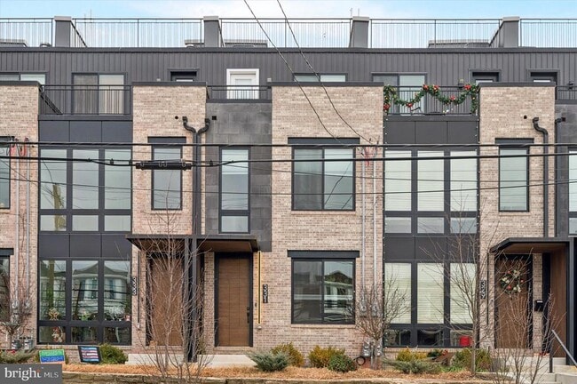 Building Photo - 331 Fountain St