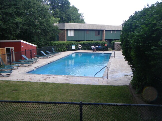 Building Photo - 18 Magnolia Hill Ct