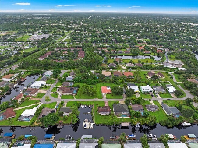 Building Photo - 27153 Barefoot Ln