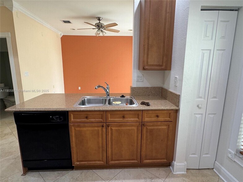 Building Photo - 3166 Merrick Ter