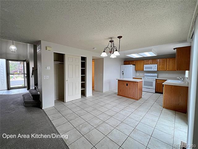 Building Photo - 5377 S Ukraine Way