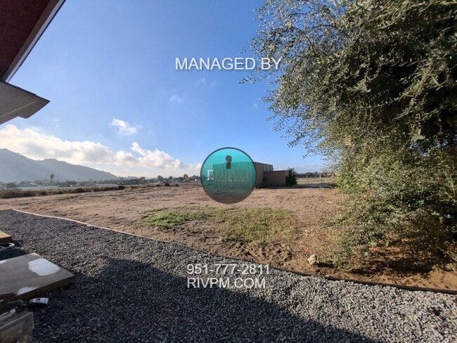 Building Photo - Charming Jurupa Valley home on a spacious ...