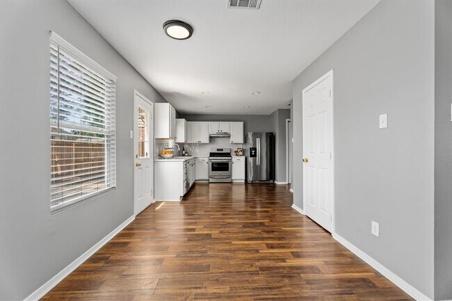 Building Photo - 7322 Foxbrook Dr