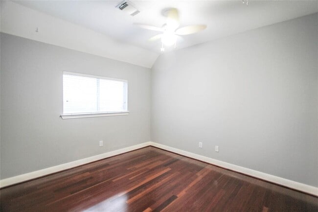 Building Photo - 6006 Briar Hill Ct