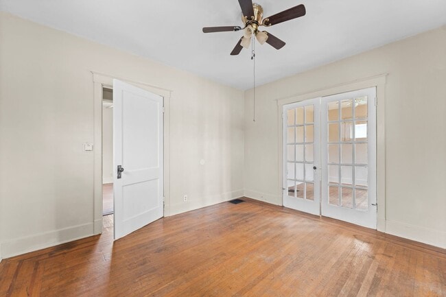 Building Photo - Spacious 1 Bed 1 Bath House off of Eastern Parkway