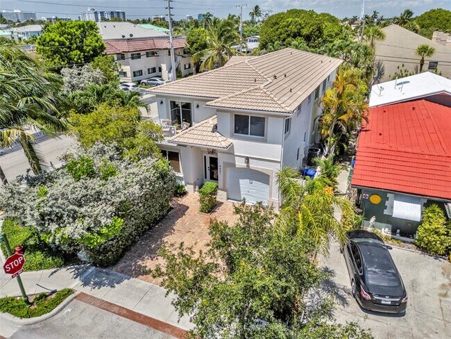 Building Photo - 4601 Bougainvilla Dr