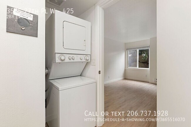 Building Photo - 3555 27th Pl W