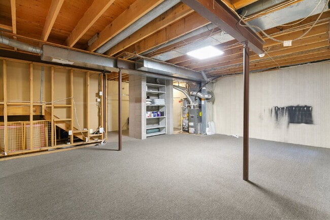 Building Photo - Charming 2BR + Loft Townhome with Stylish ...