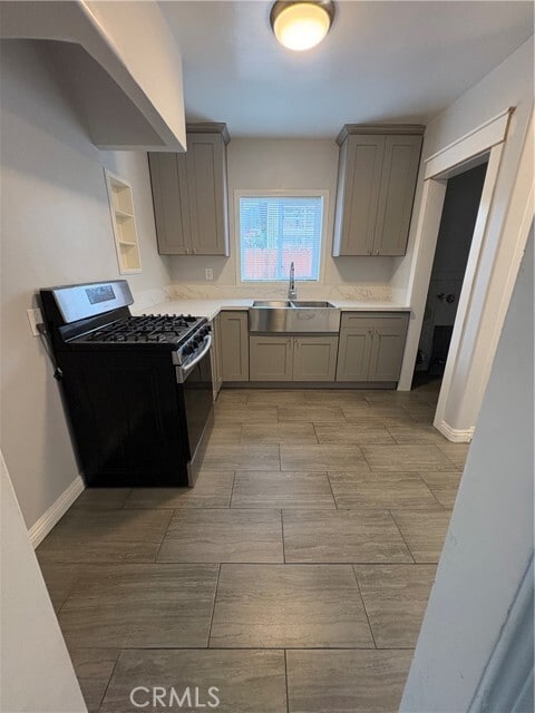 Building Photo - 552 W 22nd St