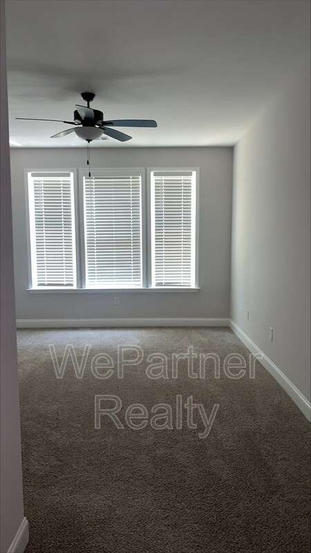 Building Photo - 100 Crest Pointe