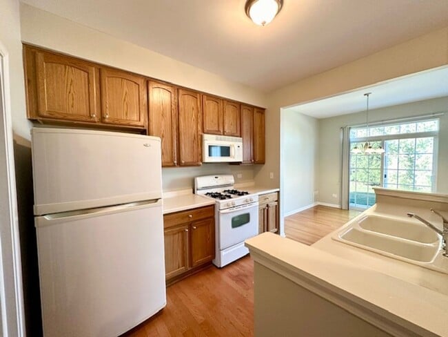 Building Photo - Excellent 2 Bedroom Plus Huge Loft  2.5 Bath and 2 car attached garage