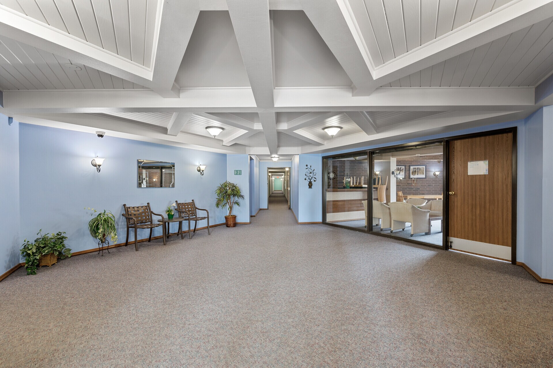 Building Photo - 3850 Plymouth Blvd