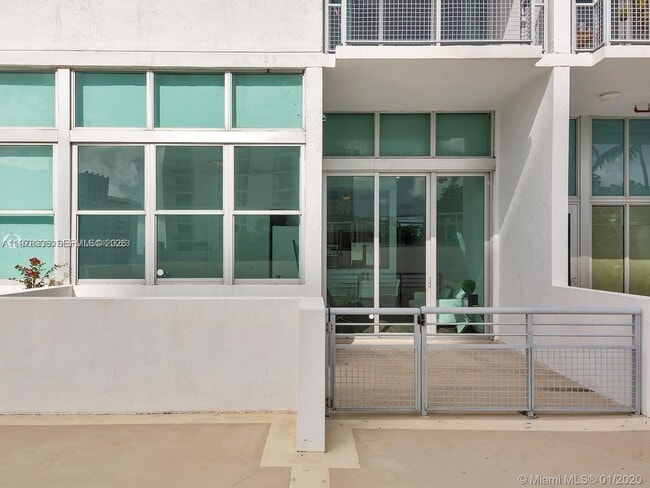 Building Photo - 2200 NE 4th Ave