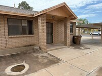 Building Photo - 712 E 17th St