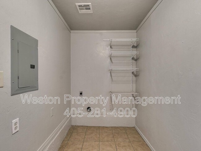 Building Photo - 35 Shirley Ln