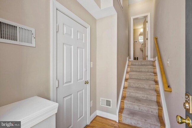 Building Photo - 5114 Vos Ln