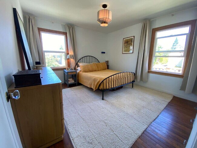 Building Photo - Charming 3-Bedroom Home with Massive Detac...