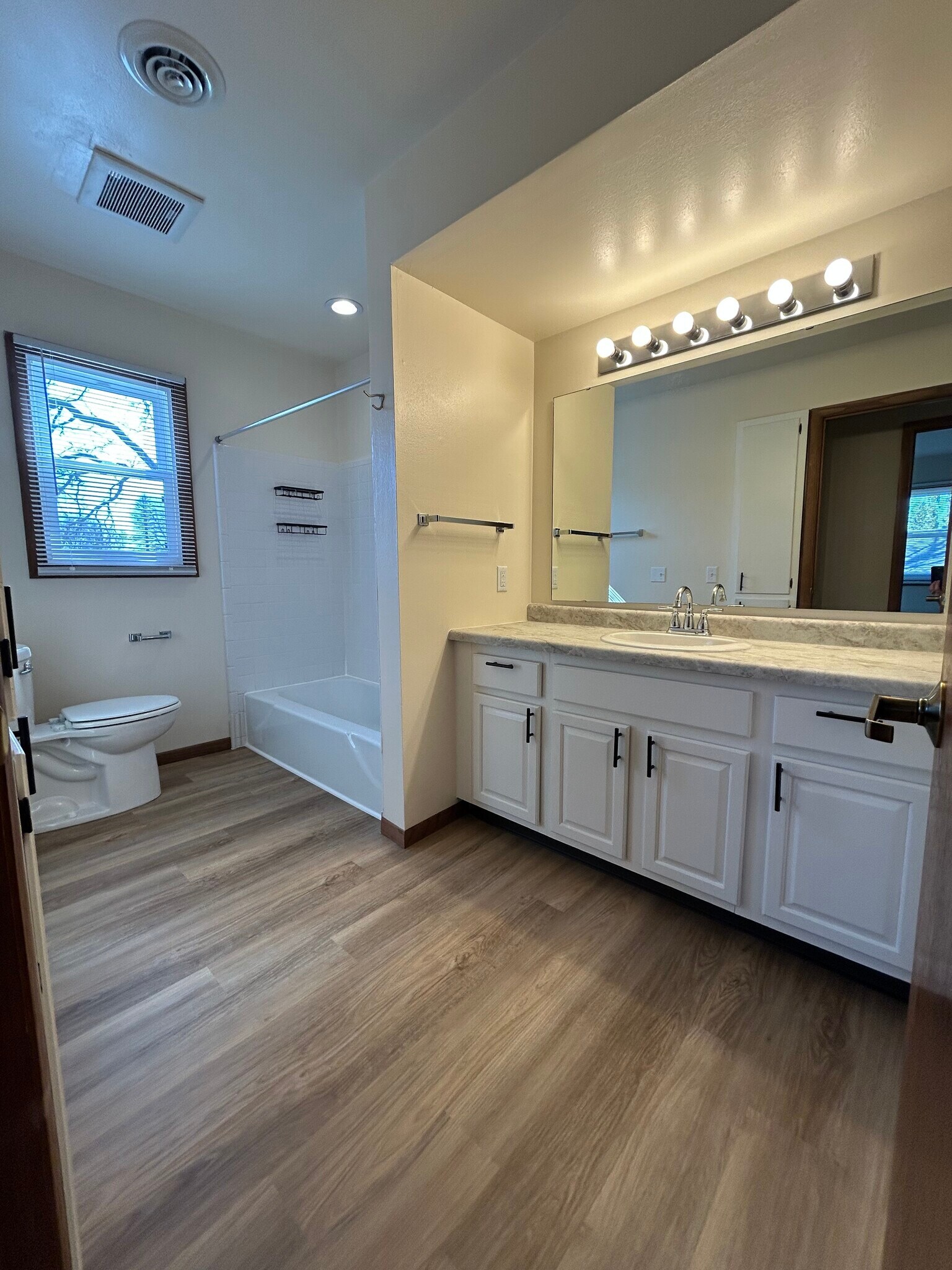 Primary Bathroom - 2917 Todd Dr