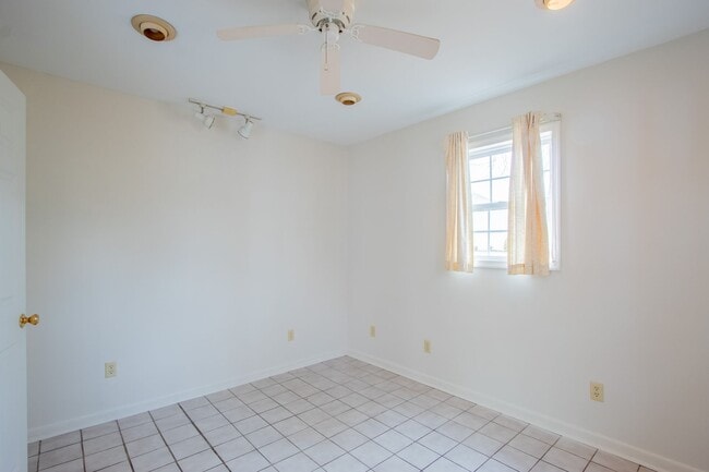Building Photo - Charming 2-Bedroom Ranch Home with Garage and Spacious Backyard in Dover, DE