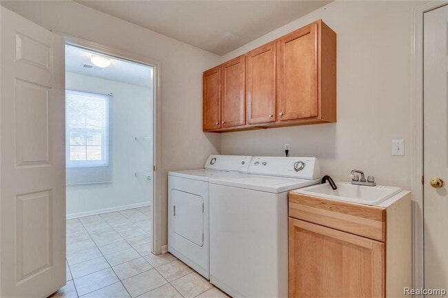 Building Photo - 28515 Carlton Way Dr