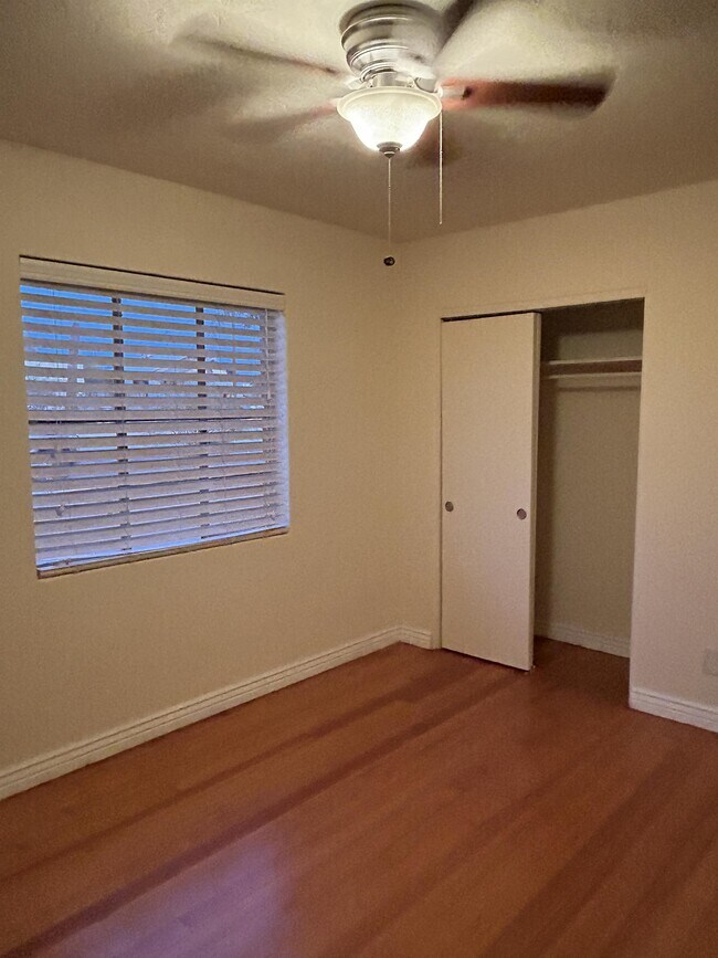 Building Photo - 902 S Fremont Ave