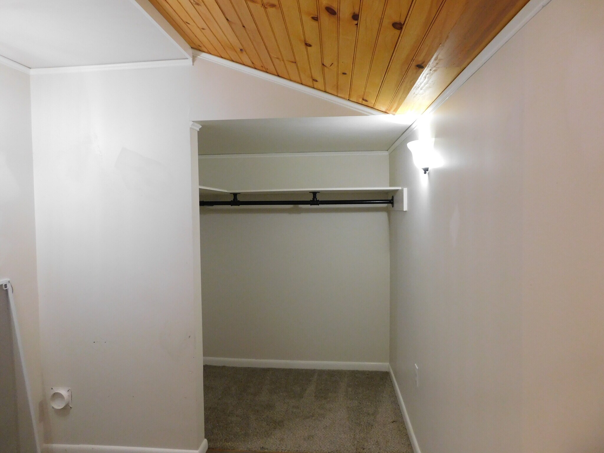 closet - 1741 Indian Hills Rd