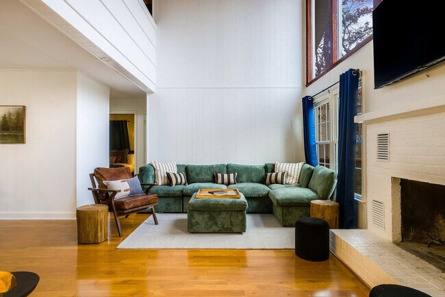 Building Photo - 2964 Hopkins Dr