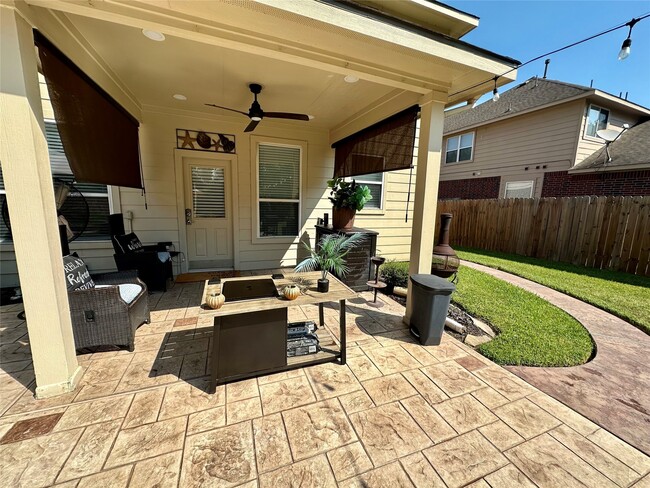 Building Photo - 9102 Rolling Rapids Rd