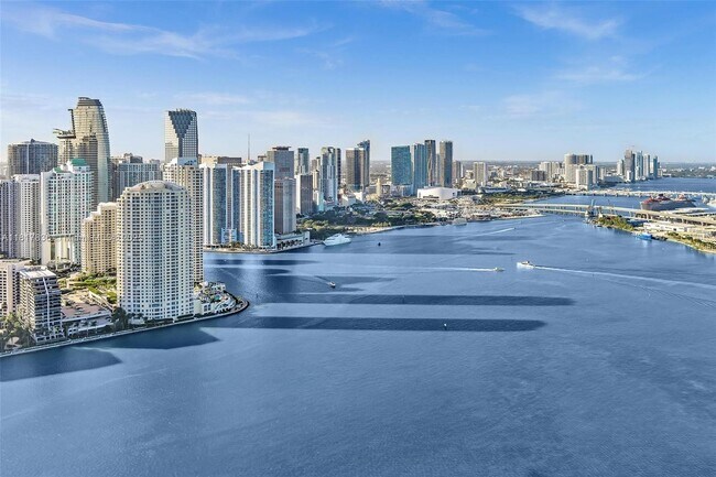 Building Photo - 848 Brickell Key Dr
