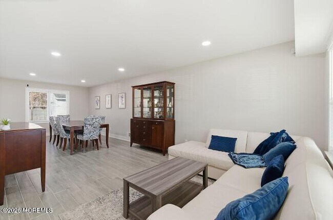 Building Photo - 16 Snowdrift Ln