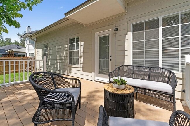 Building Photo - 3817 Newland Dr