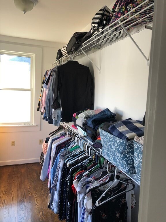 Building Photo - 66 Wren St