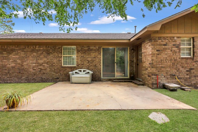Building Photo - 110 Flat Shoal Ln