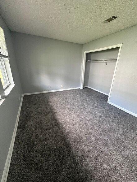 Building Photo - 270 Tampa Dr