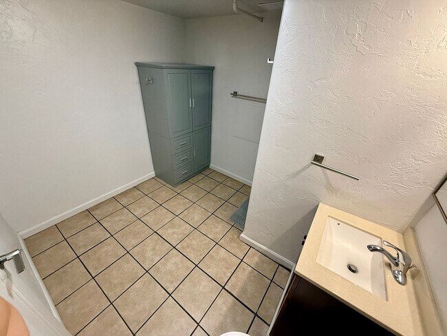 Building Photo - 24AS Studio