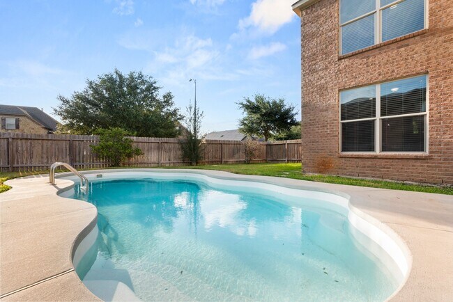 Building Photo - 25915 Lockspur Ct