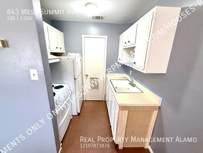 Building Photo - 643 W Summit Ave.