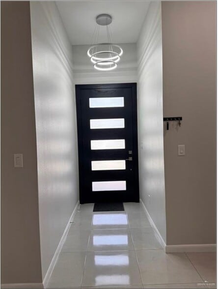 Building Photo - 3120 E Rabbit Run Ave