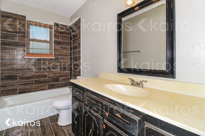 Building Photo - 8202 Laredo Trail