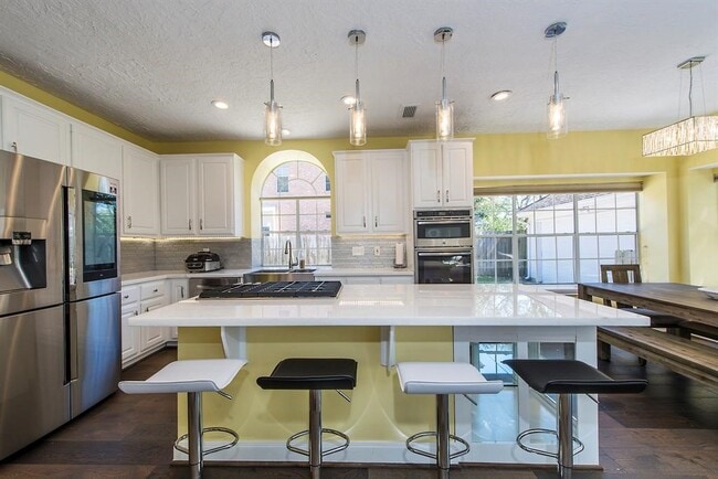 Building Photo - 14111 Manderly Dr