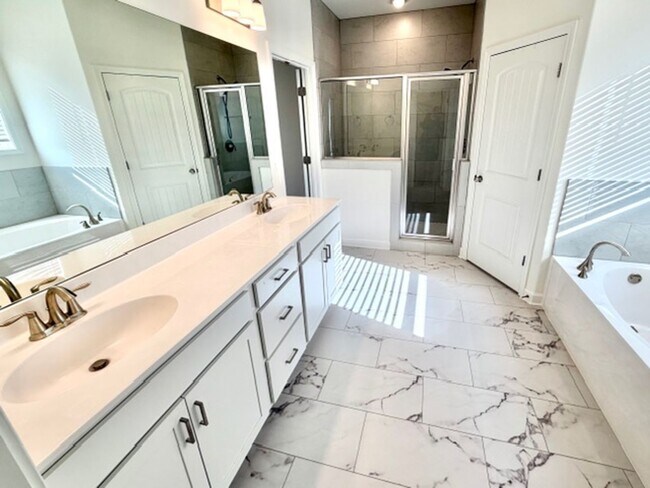 Building Photo - OceanMarinaCove4763