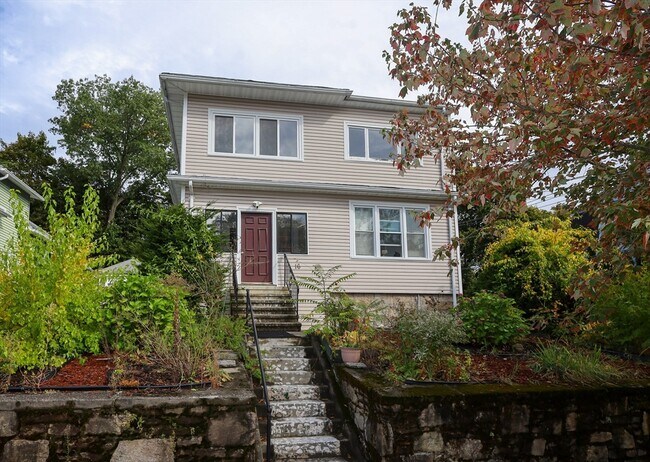 Primary Photo - 16 Holland Rd