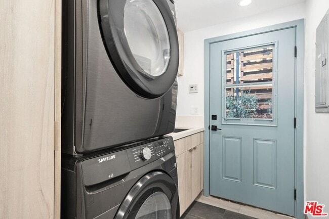 Building Photo - 27357 Pacific Coast Hwy