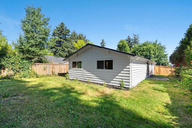 Building Photo - 4916 NE Alberta Ct